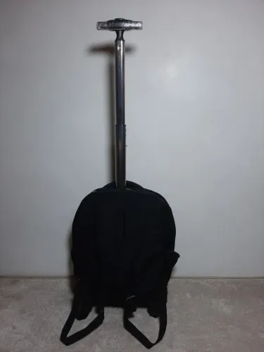 Mochila escolar com rodinhas