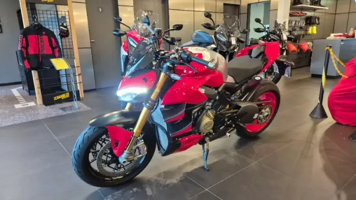 DUCATI STREETFIGHTER V4 S 1103 CC 208 CV