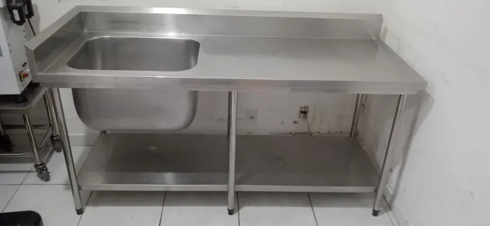 Bancada inox com pia