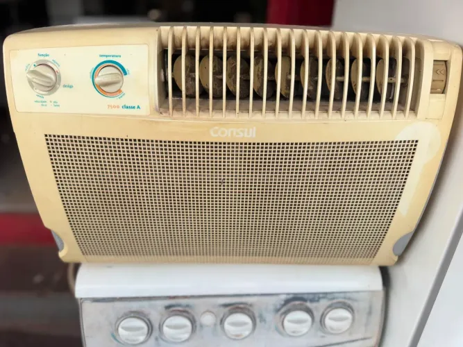 Ar condicionado de janela 7500 BTUs 220volts