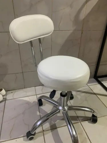 Cadeira mocho para estética
