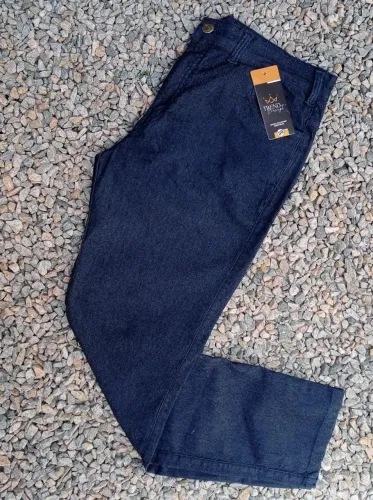 calças jeans promoçao na loja ate acabar estoque preço de 70$ varejo zap *40