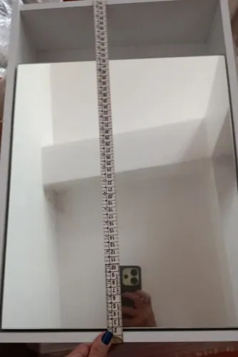 Armarinho de banheiro em excelente estado . Usado por 6 meses. Espelho. Alt.56cm larg.36cm