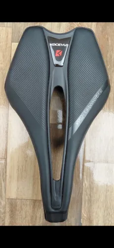 Selim de Carbono Kocevlo para Bicicleta Seminovo