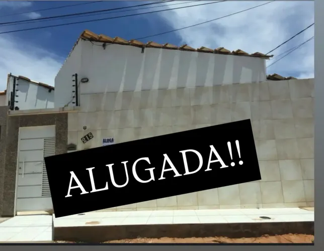 CASA COM 2/4 SEM GARAGEM!!!