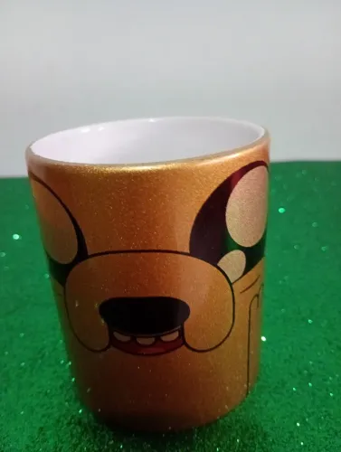 (Produto semi novo)Caneca Jake Hora de Aventura Dourada