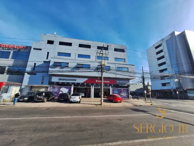 Prédio comercial térreo + 3 andares em Porto Alegre