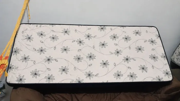 Colchão de espuma Toraflex, modelo Coala D33. (Usado)