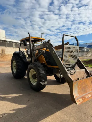 Trator Valtra 