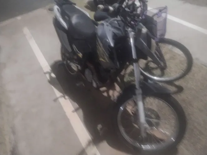 Vendo Crosser parada a meses