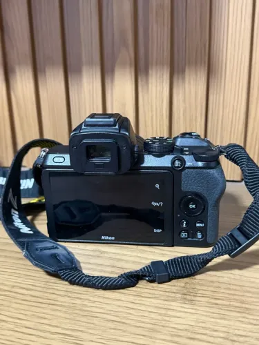 Câmera Mirrorless Nikon Z50 + Lente NIKKOR Z DX 16-50mm + Carregador seminova