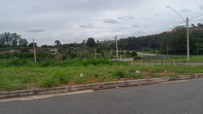 Ótimo Lote Plano de 176m² no Condomínio Paradise Garden!