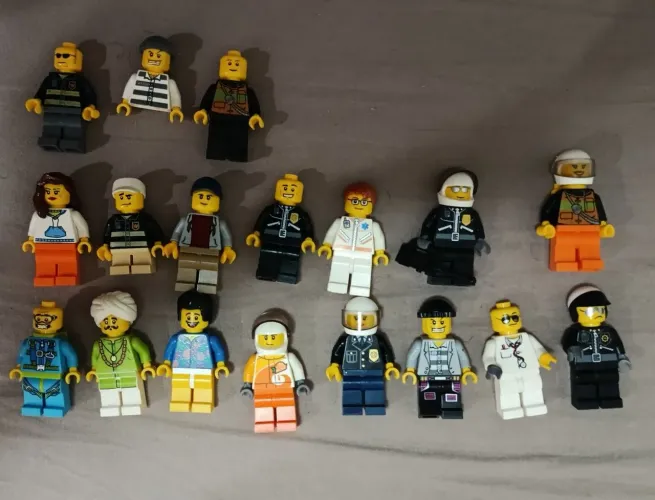 Lote 17,5 Minifiguras Lego City Originais