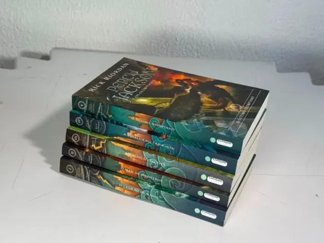 Box Percy Jackson e os Olimpianos: 5 volumes | Rick Riordan | Editora Intrínseca
