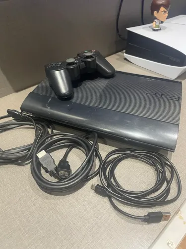PS3 Super Slim + Vários Jogos