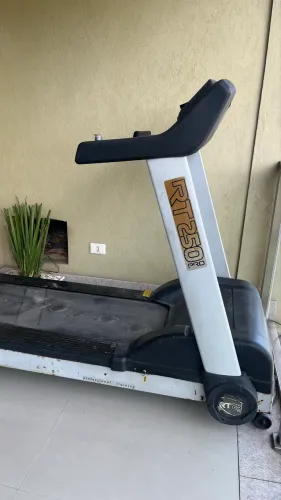 Esteira profissional RT250 Pro - Moviment
