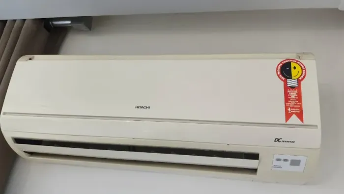 Ar-condicionado Hitachi 12000 BTUs Inverter