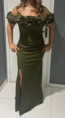 Vendo vestido verde oliva para madrinha