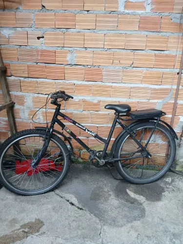 Bike Poti Preta Barata! Ideal para Trabalho ou Rolê (Precisa de Ajustes)