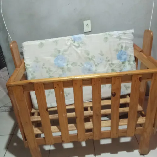 Vende se berço com colchão 