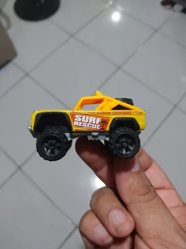 Hot Wheels Custom Ford Bronco (edição Surf Rescue / Lifeguard)