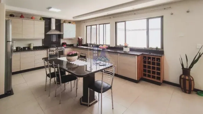 Casa a venda em Maringá PR com 3 quartos sendo 2 suítes no Jardim Imperial