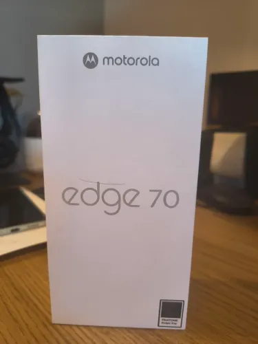 Moto Edge 70 256gb/16gb ram (não é Fusion)