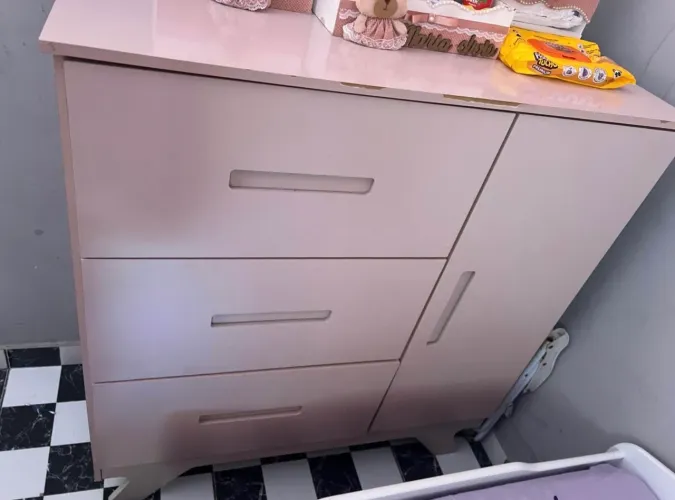 Estou vendendo uma cômoda