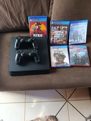 Playstation 4 slim