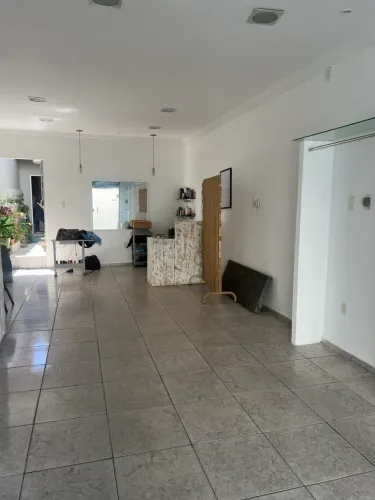 VENDO PRÉDIO COMERCIAL NA AVENIDA PRINCIPAL!