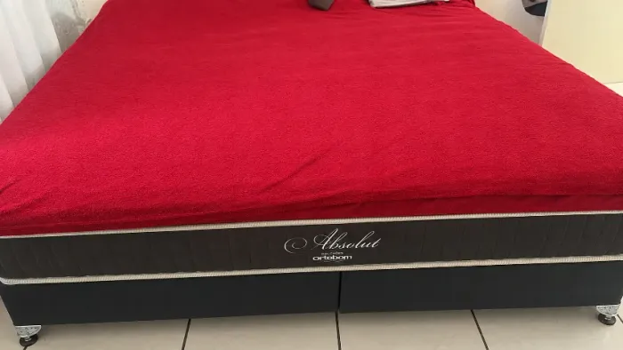 Cama King Size com Colchão e Base
