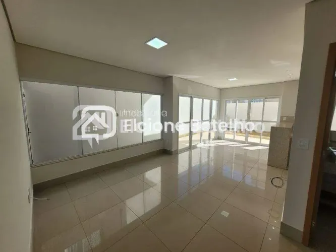 Casa de Condomínio para Aluguel em Uberlândia | 4 Suítes | 2 Vagas