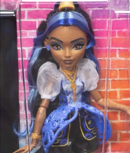 Boneca monster Robecca g3