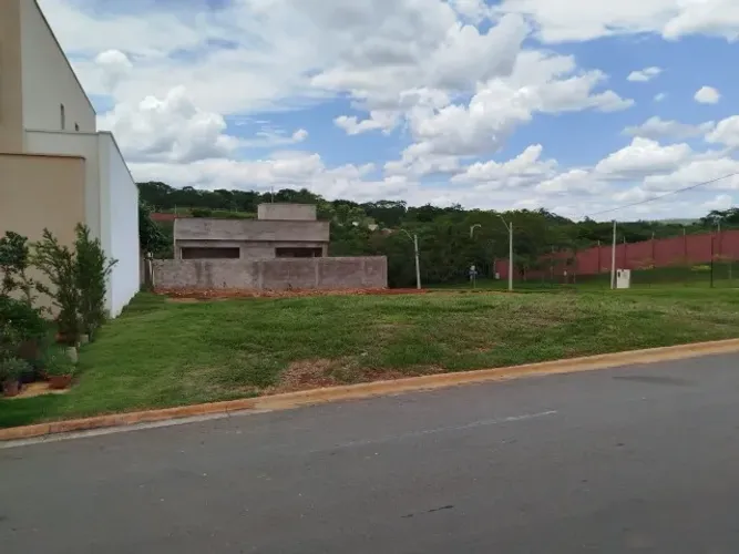 Lote Jardins Capri Condomínio Fechado Senador Canedo - QUITADO