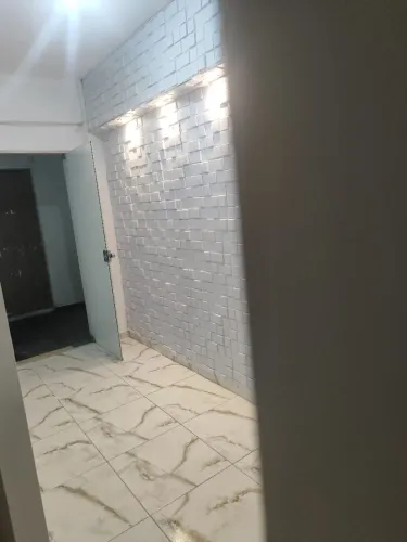 Alugo excelente sala comercial no subsolo, ideal para salão , estética e escritórios.