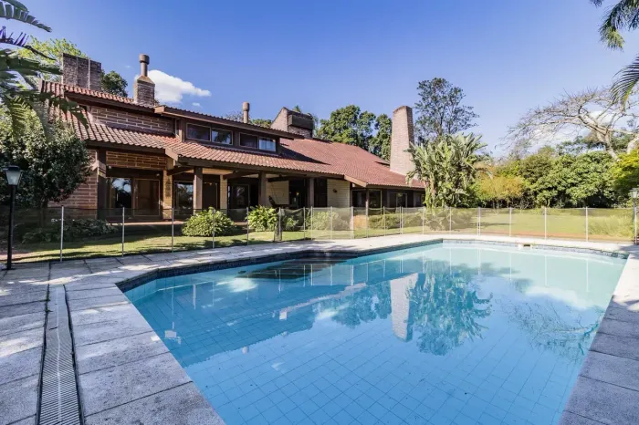 Casa 590m² com piscina e pátio | 5 dorm | imóvel diferenciado na zona sul