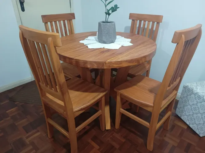 Mesa madeira maciça