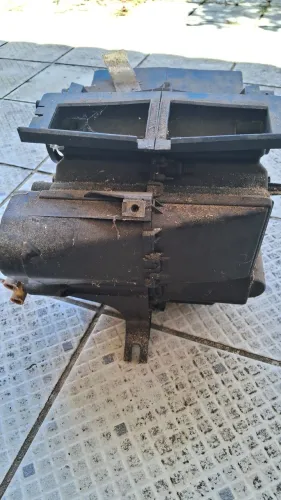 Várias peças Peugeot 205 em perfeito estado