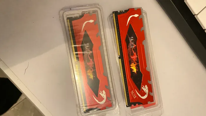 Memoria Ram DDR4 2x8 16GB (ARGB, chip samsung)