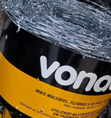 Vende-se arame farpado vonder tenho 8 rolo 