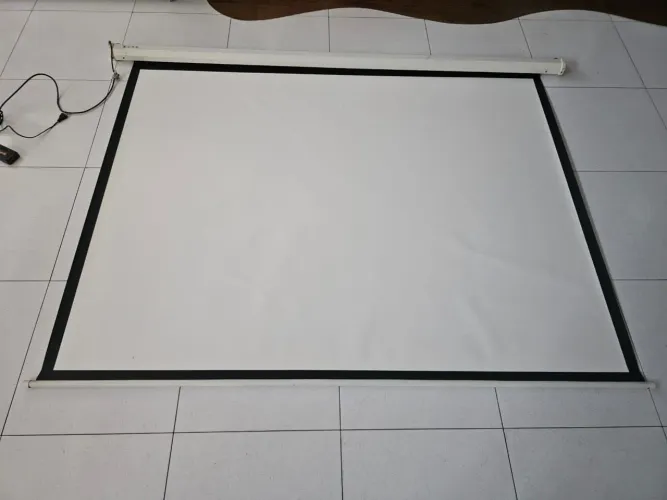 Tela retratil para projetor