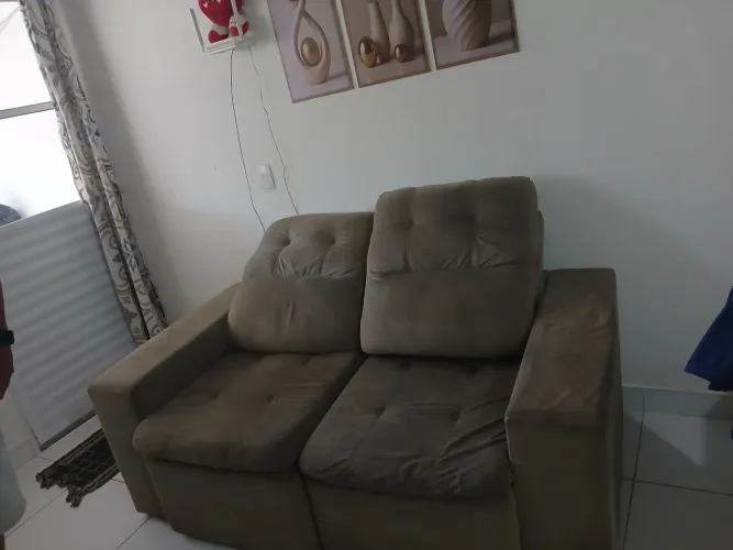 SOFA RETRATIL 2 LUGARES OTIMA CONSERVAÇÃO.