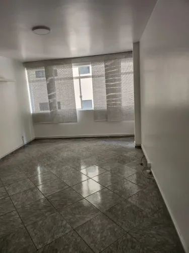 Apto venda - studio , com janelão , 01 banheiro, sem vaga - 1 quadra Av Pauslita e do metr