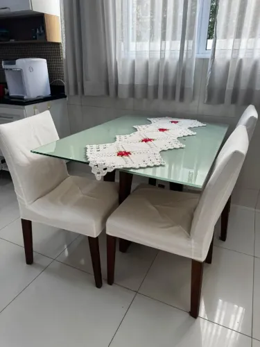 Mesa de vidro 4 cadeiras e base madeira maciça 