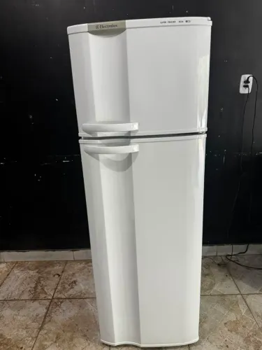 VENDO GELADEIRA ELECTROLUX DC34 VALOR 950 REAIS
