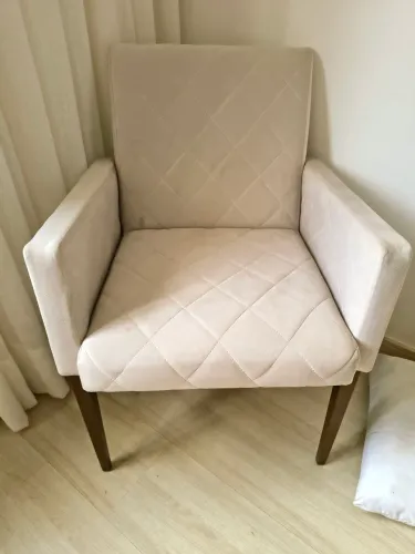 Vendo 2 poltronas lindas.