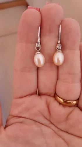 Brinco Vivara ouro branco 18k, diamantes e pérolas verdadeiras