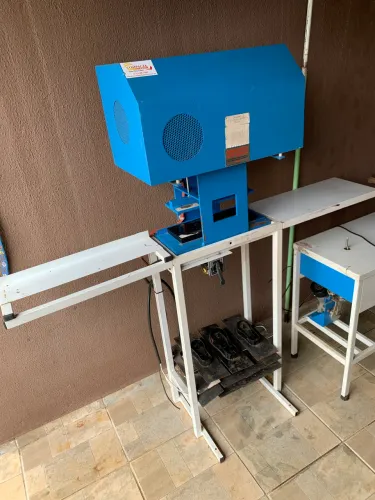 Máquina para fabricar chinelas havaianas