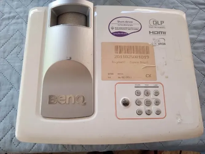 PROJETOR BENQ COM DEFEITO - LER A DESCRIÇÃO NA ÍNTEGRA