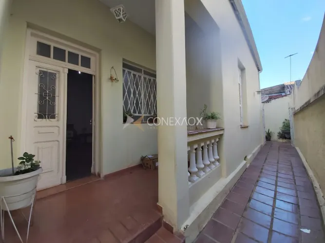 Casa com edícula à venda no Botafogo